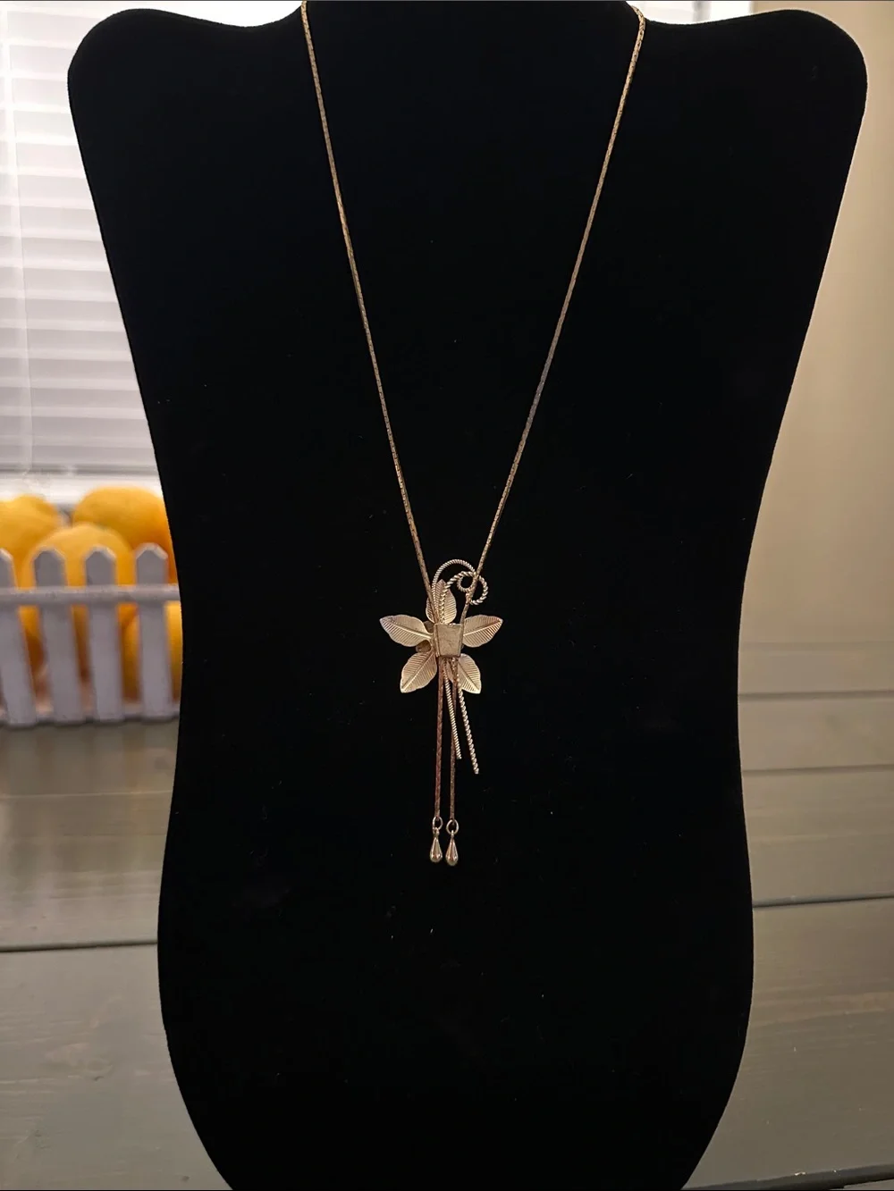 Vintage 70s Gold Mesh Rose Flower Bolo Lariat Necklace Boho Retro Adjustable